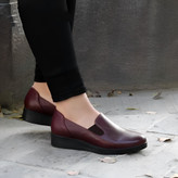 کفش راحتی و طبی زنانه چرم