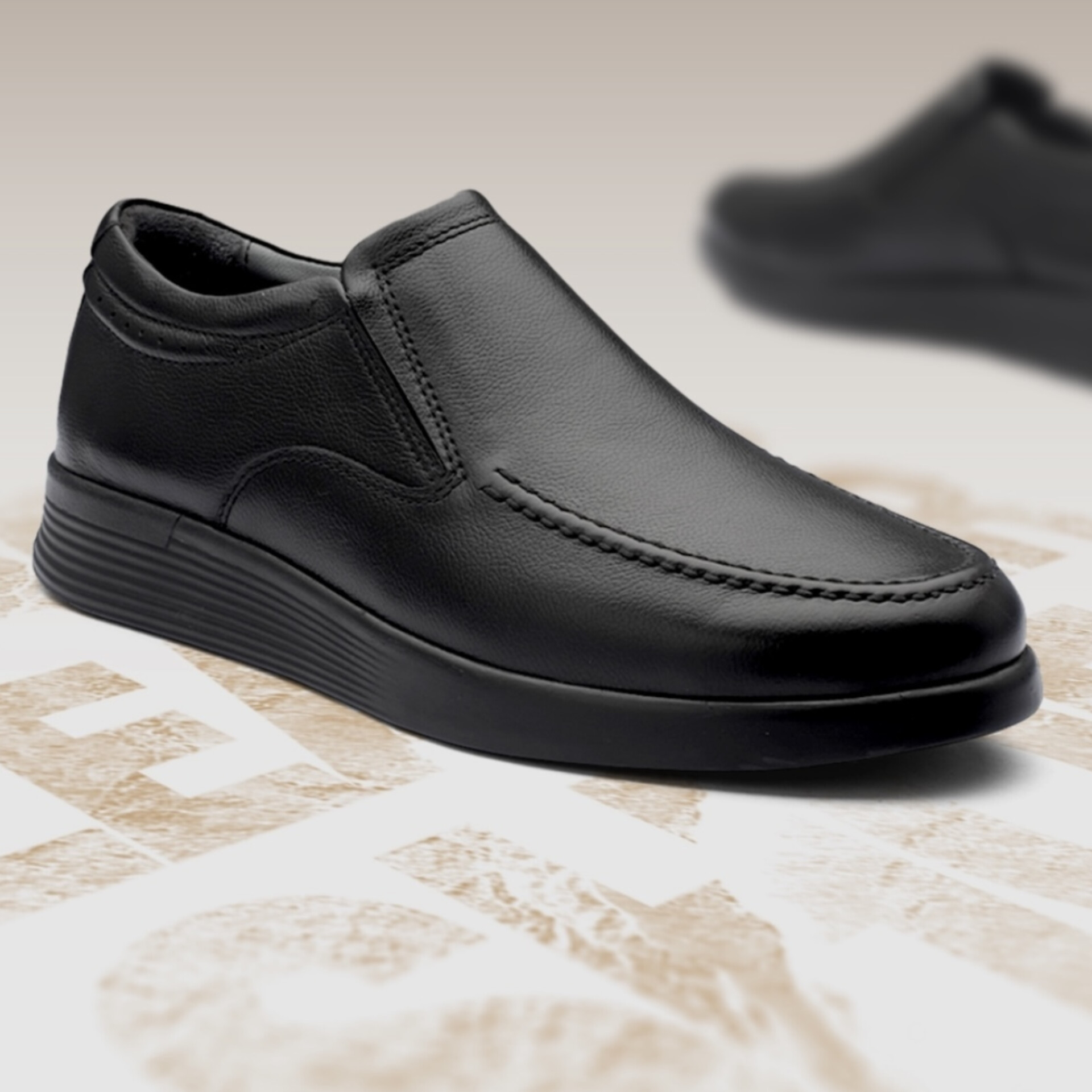 کفش راحتی و طبی مردانه چرم مدل ترکا ریواچرم تبریز رسمی و اداری پرسنلی