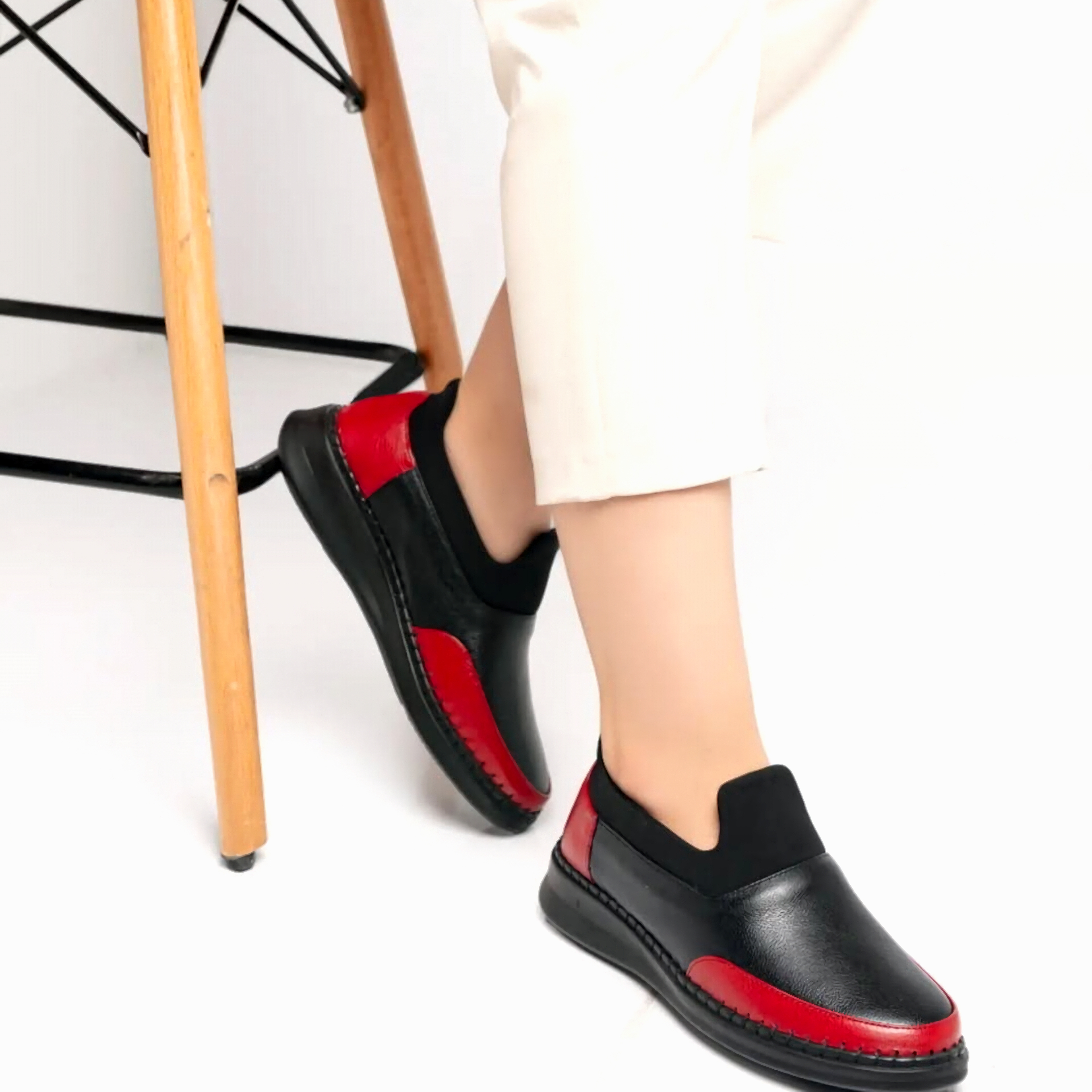 کفش راحتی و طبی زنانه چرم ریواچرم تبریز مدل سیانو